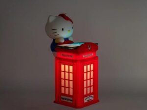 Hello Kitty London Cabine Wireless Charger Usb 10Inch