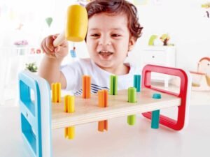 Tastiera Con Martelletto In Legno Batti Batti Arcobaleno Hape E0506