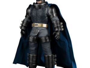 Batman The Dark Knight Returns Dynamic 8Ction Heroes Action Figure 1 9 Armored Batman 21 Cm
