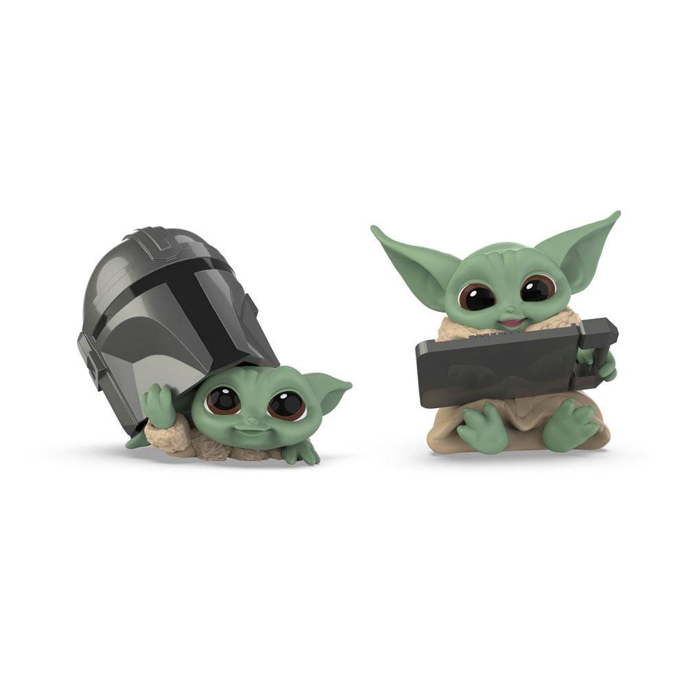 The Child Helmet Peeking Datapad Tablet Star Wars Mandalorian Bounty Collection Figure 2 Pack April 2021